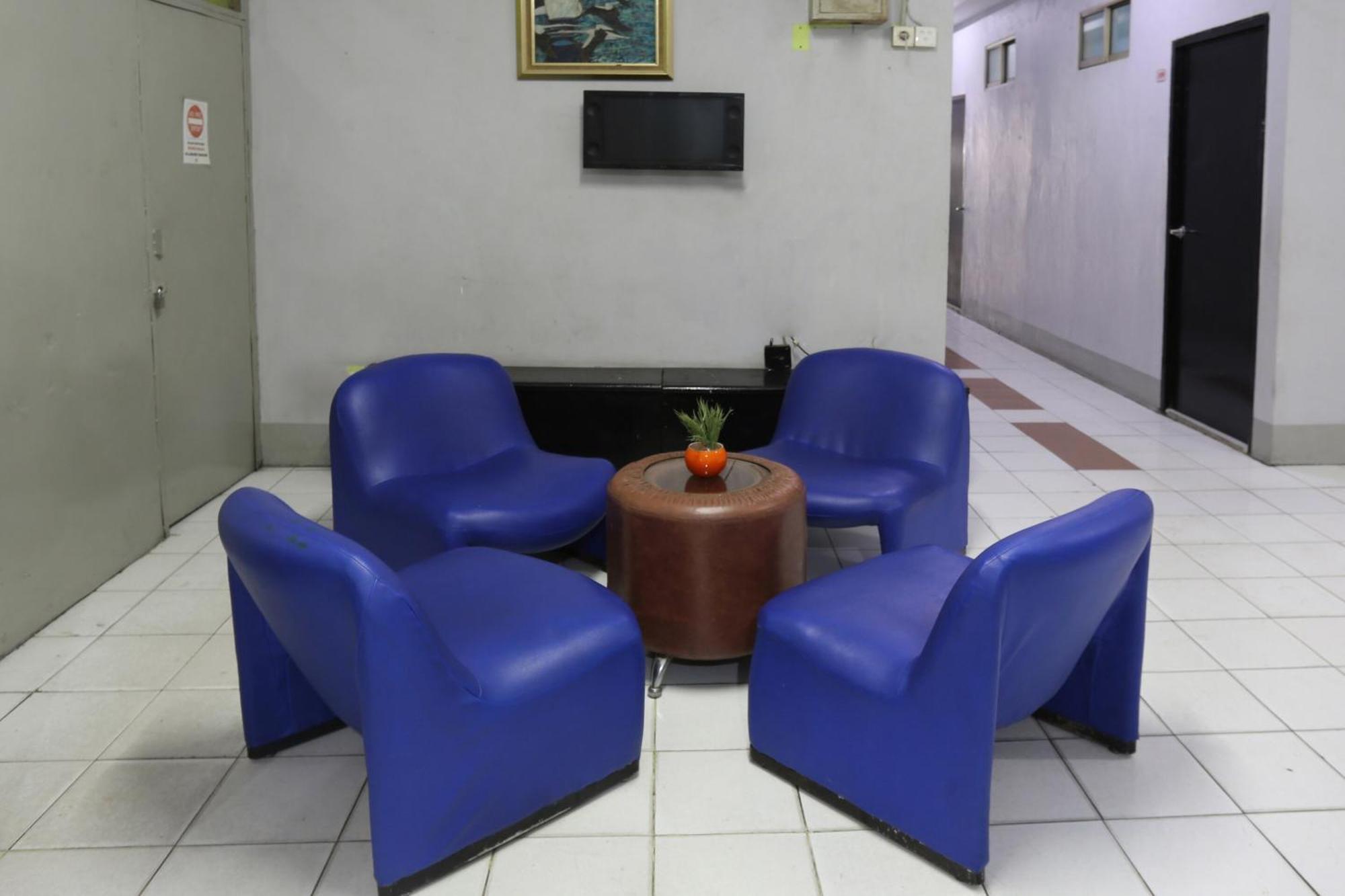Oyo 3865 Wisma Niaga Giacarta Esterno foto