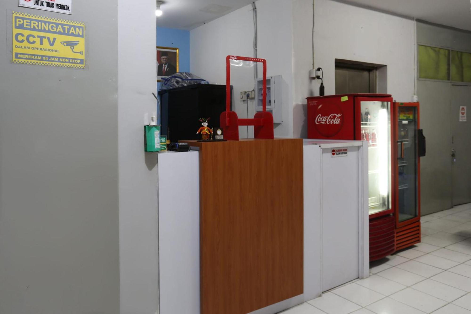 Oyo 3865 Wisma Niaga Giacarta Esterno foto