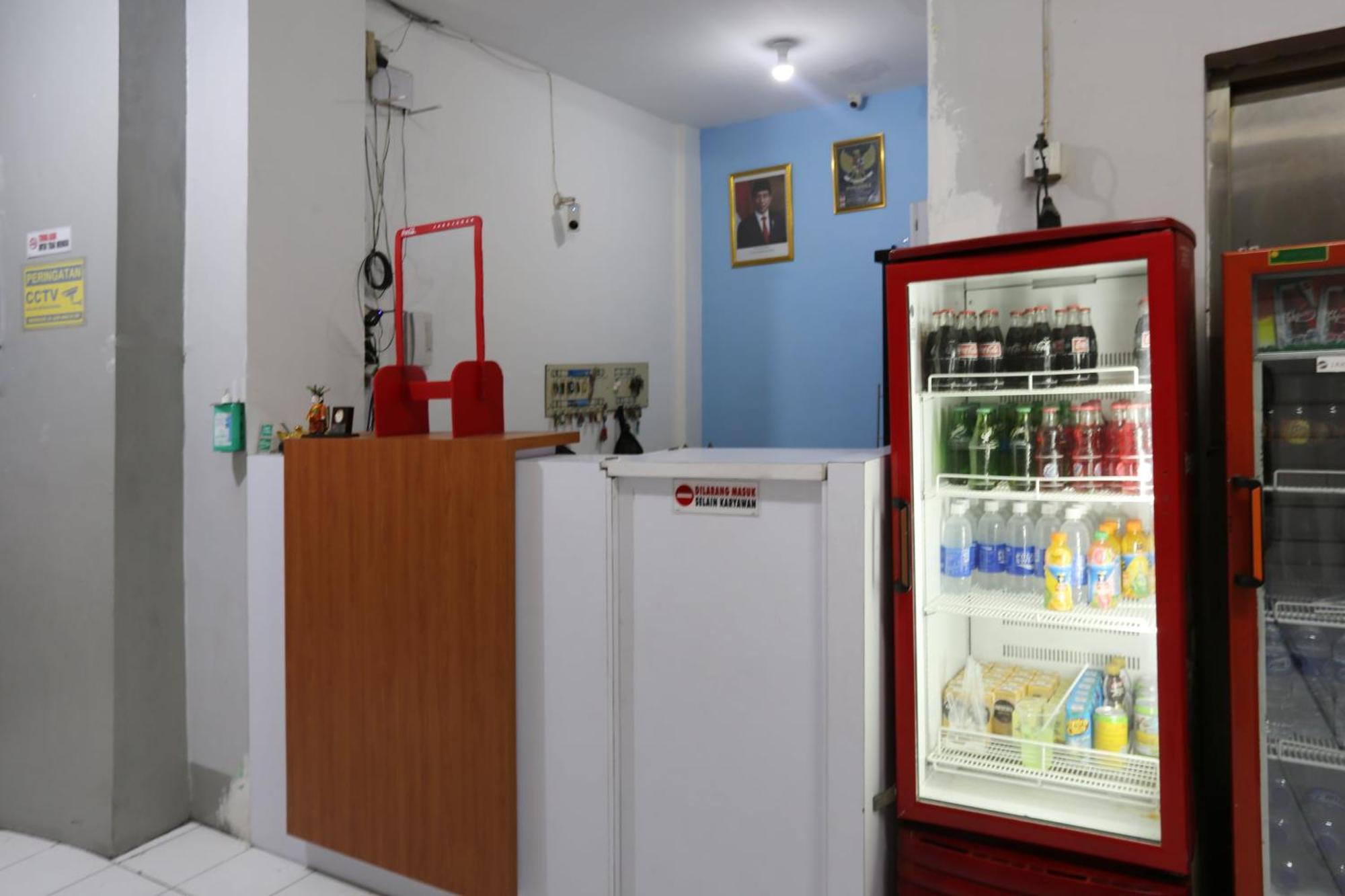 Oyo 3865 Wisma Niaga Giacarta Esterno foto