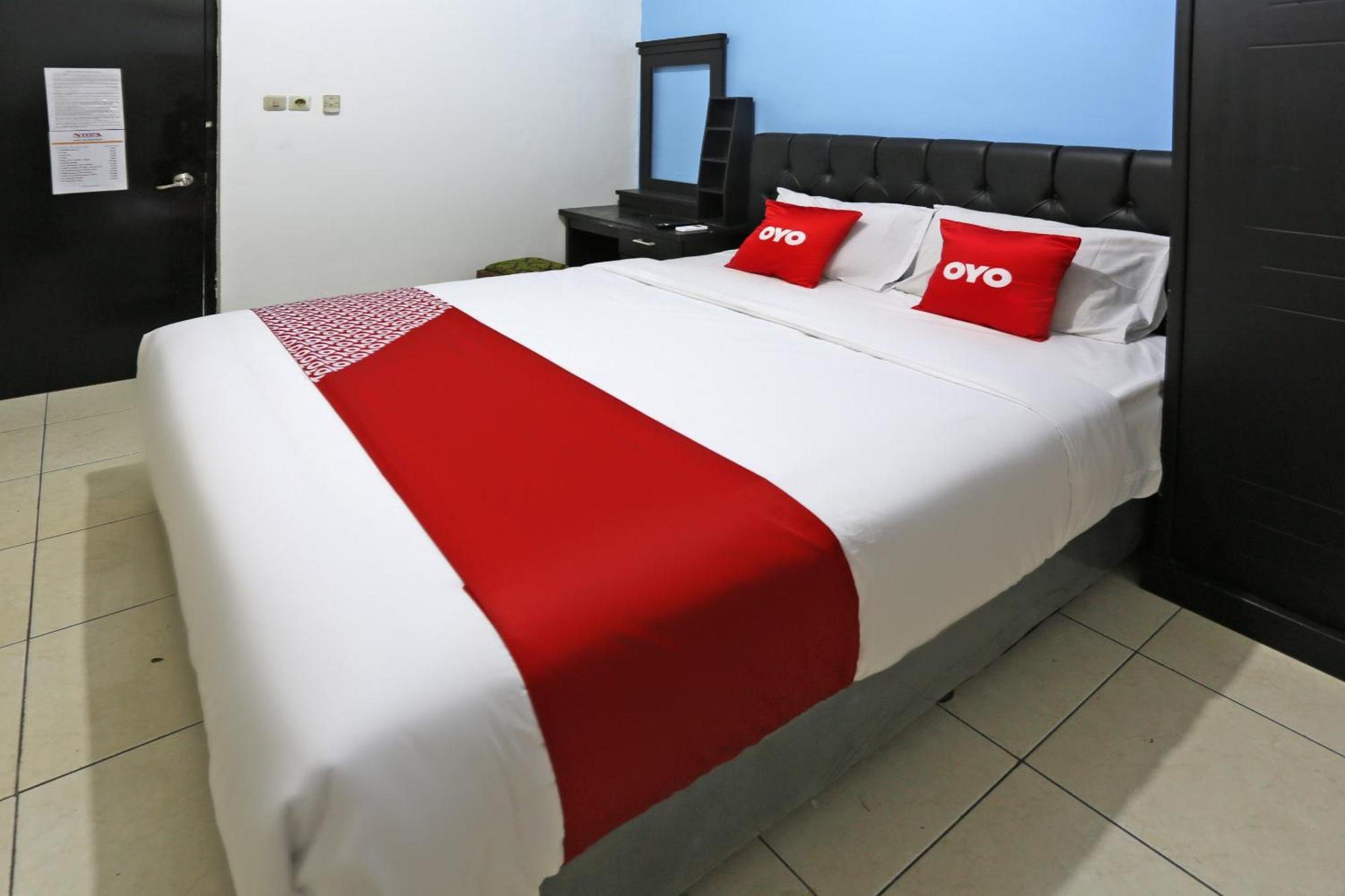 Oyo 3865 Wisma Niaga Giacarta Esterno foto